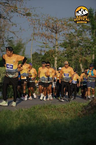 Race photo from Kelud Vertical Challenge 2024