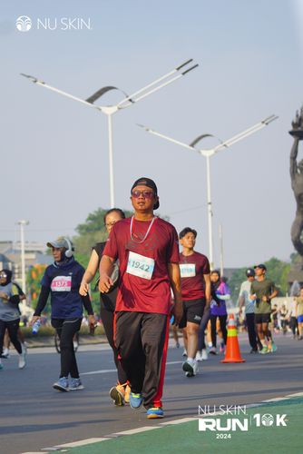 Race photo from Nu Skin Run 10K