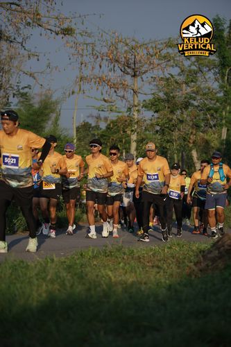 Race photo from Kelud Vertical Challenge 2024