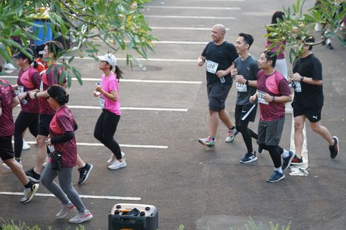 Race photo from Assurance Fun Run 2024