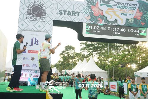 Race photo from Arutmin Borneo Run 2024