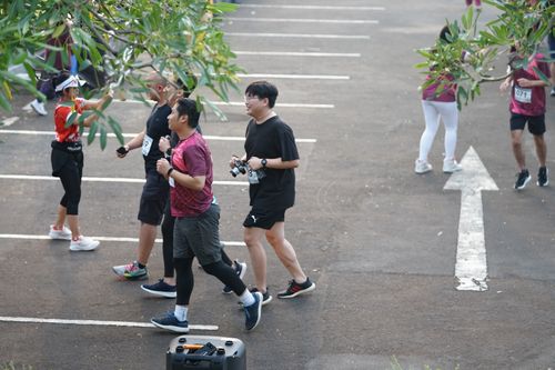 Race photo from Assurance Fun Run 2024