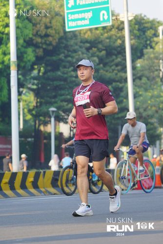 Race photo from Nu Skin Run 10K