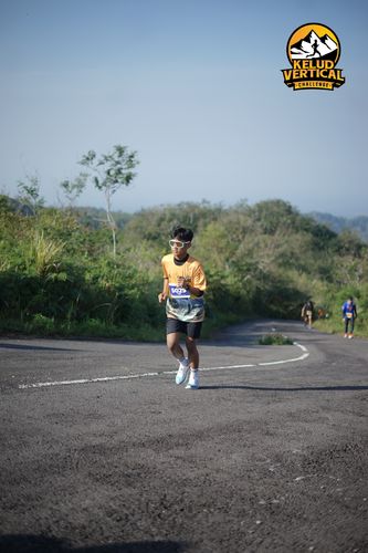 Race photo from Kelud Vertical Challenge 2024