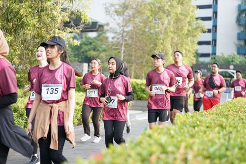 Race photo from Assurance Fun Run 2024