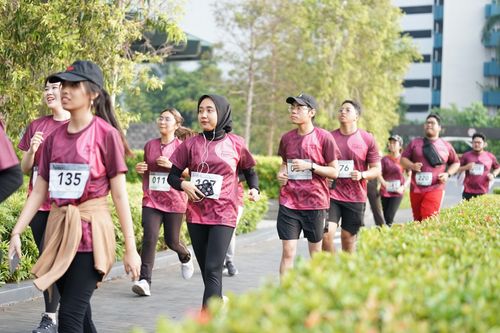 Race photo from Assurance Fun Run 2024