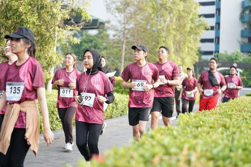 Race photo from Assurance Fun Run 2024