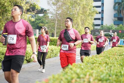 Race photo from Assurance Fun Run 2024