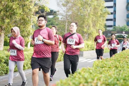 Race photo from Assurance Fun Run 2024