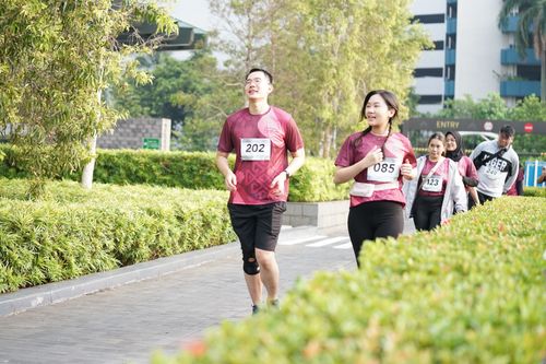Race photo from Assurance Fun Run 2024