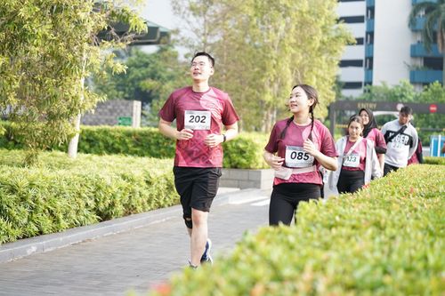 Race photo from Assurance Fun Run 2024