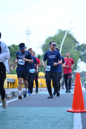 Race photo from KEMLU RUN 2025