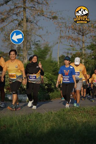 Race photo from Kelud Vertical Challenge 2024