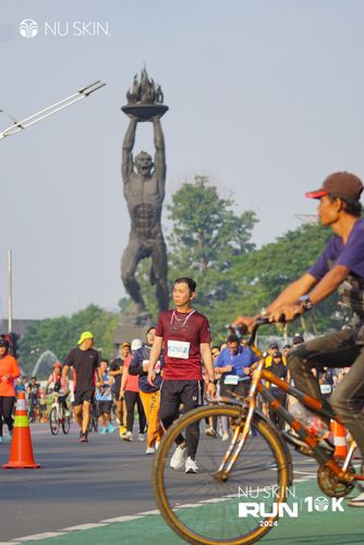 Race photo from Nu Skin Run 10K