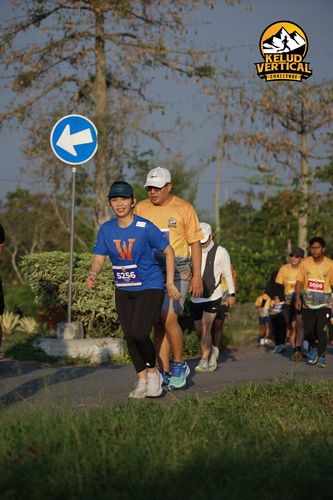 Race photo from Kelud Vertical Challenge 2024
