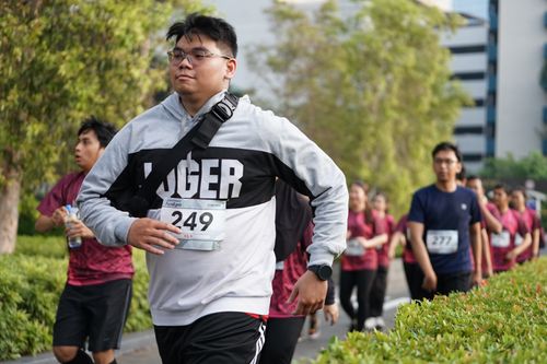 Race photo from Assurance Fun Run 2024