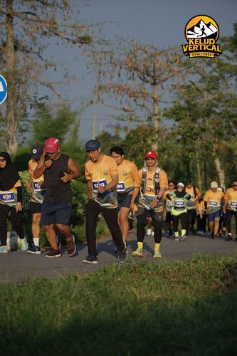 Race photo from Kelud Vertical Challenge 2024