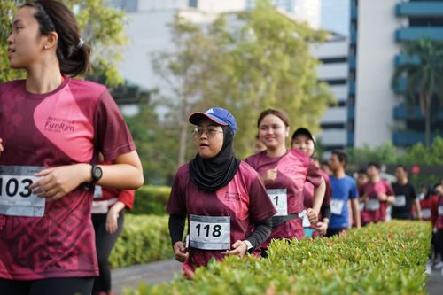 Race photo from Assurance Fun Run 2024