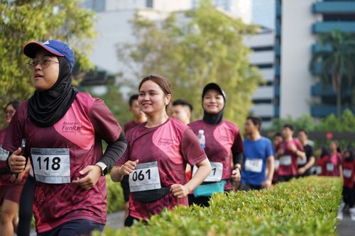 Race photo from Assurance Fun Run 2024