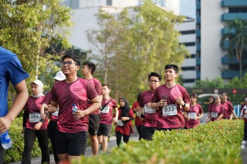 Race photo from Assurance Fun Run 2024