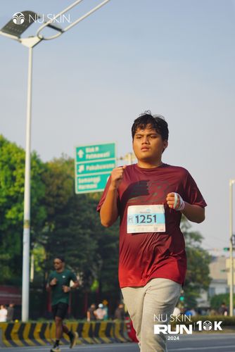 Race photo from Nu Skin Run 10K