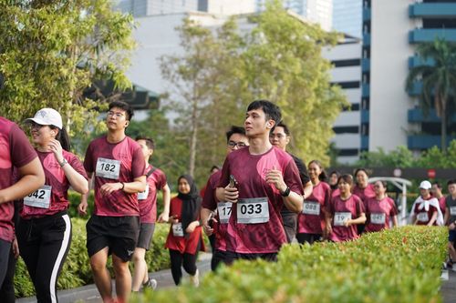 Race photo from Assurance Fun Run 2024