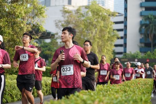 Race photo from Assurance Fun Run 2024