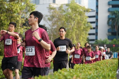 Race photo from Assurance Fun Run 2024