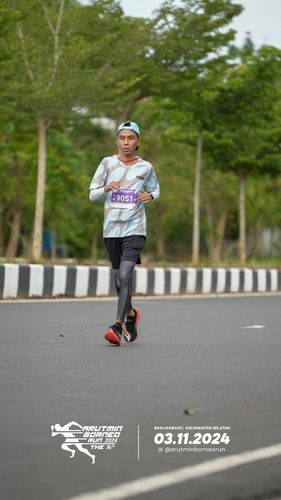 Race photo from Arutmin Borneo Run 2024