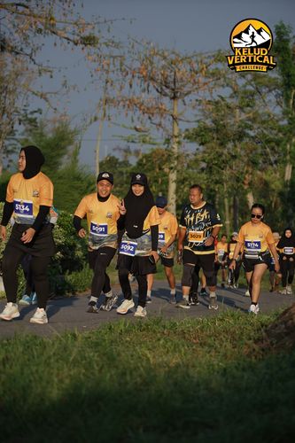 Race photo from Kelud Vertical Challenge 2024