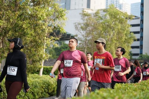 Race photo from Assurance Fun Run 2024