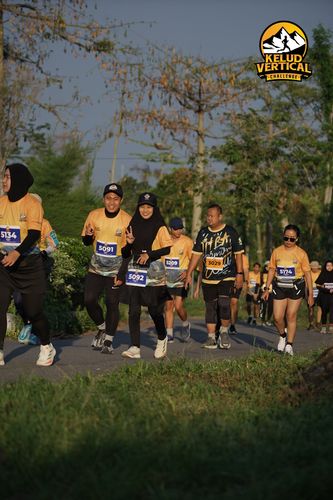 Race photo from Kelud Vertical Challenge 2024