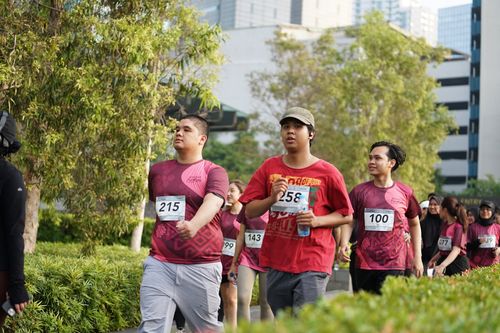 Race photo from Assurance Fun Run 2024