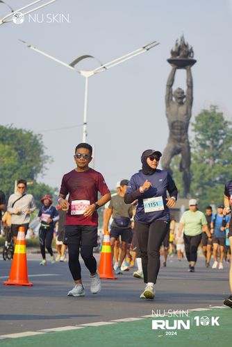 Race photo from Nu Skin Run 10K
