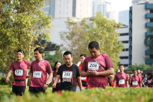 Race photo from Assurance Fun Run 2024