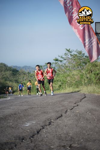 Race photo from Kelud Vertical Challenge 2024