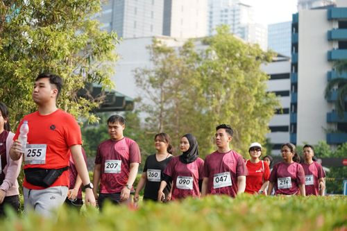 Race photo from Assurance Fun Run 2024