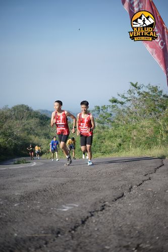 Race photo from Kelud Vertical Challenge 2024
