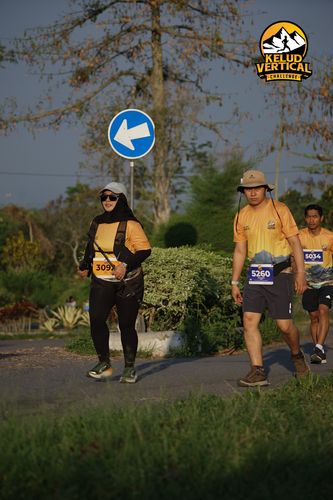 Race photo from Kelud Vertical Challenge 2024