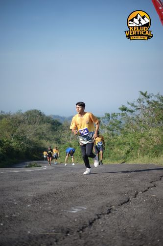 Race photo from Kelud Vertical Challenge 2024
