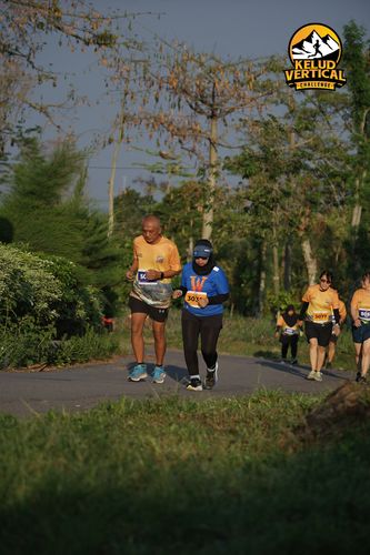 Race photo from Kelud Vertical Challenge 2024
