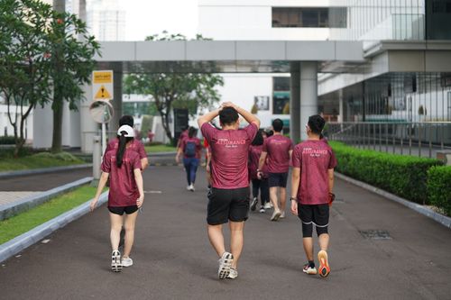 Race photo from Assurance Fun Run 2024