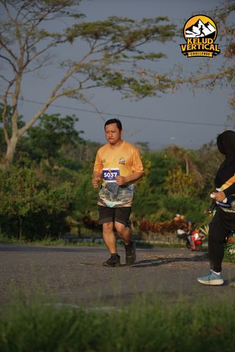 Race photo from Kelud Vertical Challenge 2024