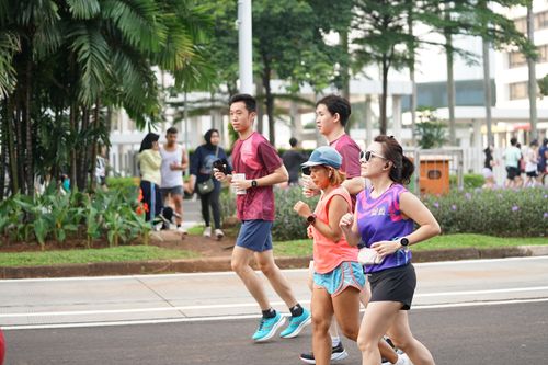 Race photo from Assurance Fun Run 2024