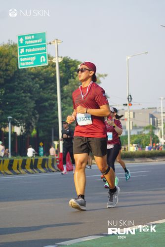 Race photo from Nu Skin Run 10K