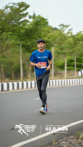 Race photo from Arutmin Borneo Run 2024