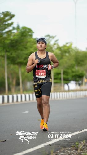 Race photo from Arutmin Borneo Run 2024