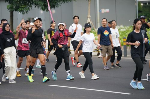 Race photo from Assurance Fun Run 2024
