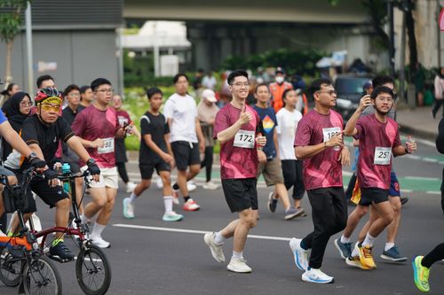 Race photo from Assurance Fun Run 2024