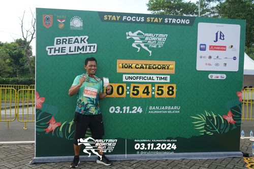 Race photo from Arutmin Borneo Run 2024